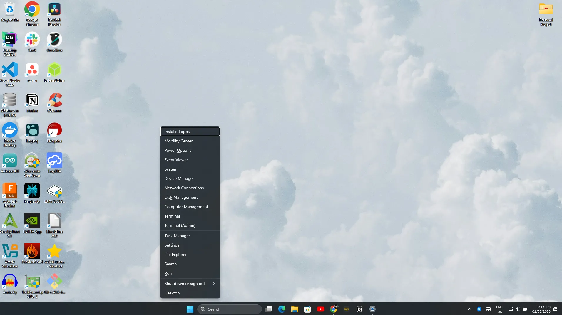 Hình ảnh Start menu ẩn (Power User Menu) của Windows 11 xuất hiện sau khi chuột phải vào nút Start