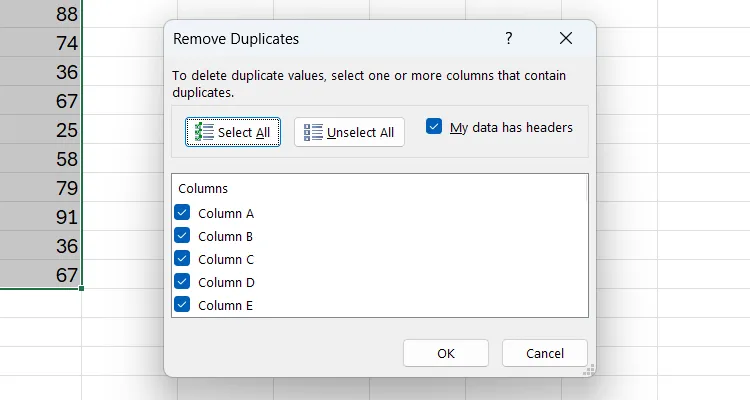 Hộp thoại Remove Duplicates trong Excel hiển thị các cột chứa dữ liệu trùng.