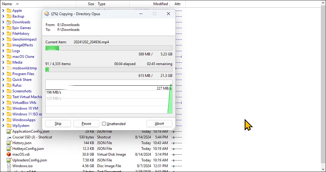 Hộp thoại truyền tệp của Directory Opus trên Windows 11, thể hiện khả năng quản lý và xử lý lỗi truyền tải vượt trội.