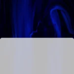 Kéo thả thông báo tin nhắn vào cạnh màn hình để kích hoạt chia đôi màn hình trên điện thoại Samsung