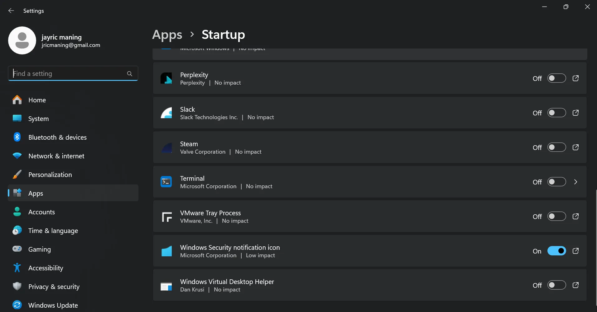 Kiểm tra các ứng dụng khởi động trong Task Manager để xác định bloatware có tác động cao đến hiệu suất.
