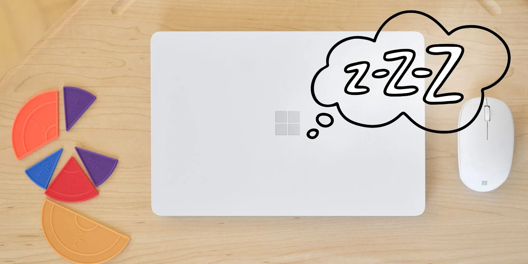 Laptop Windows đóng lại với bong bóng thoại ngủ