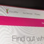Logo của 23andMe trên trang web chính thức, sau vụ rò rỉ dữ liệu di truyền gây chấn động.
