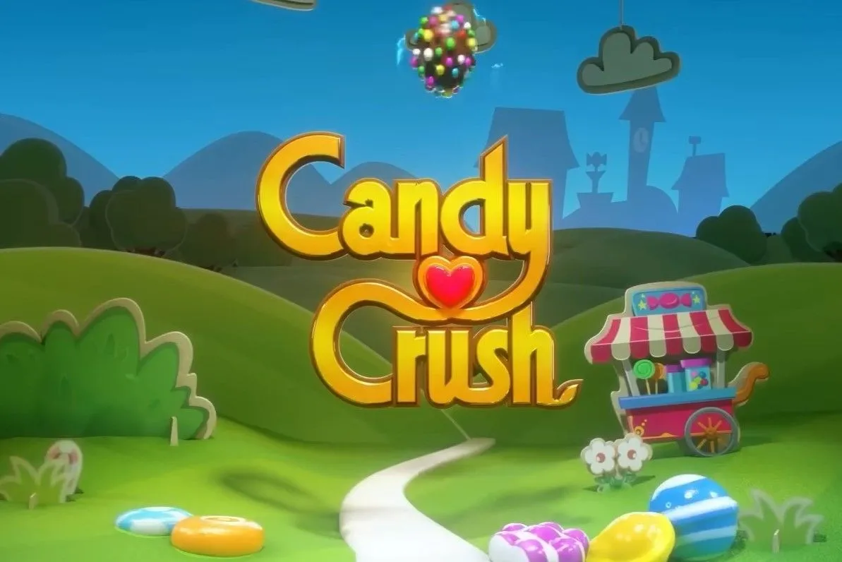 Logo game Candy Crush Saga nổi bật trên nền xanh vui nhộn, tượng trưng cho ứng dụng giải trí thu thập dữ liệu người dùng.