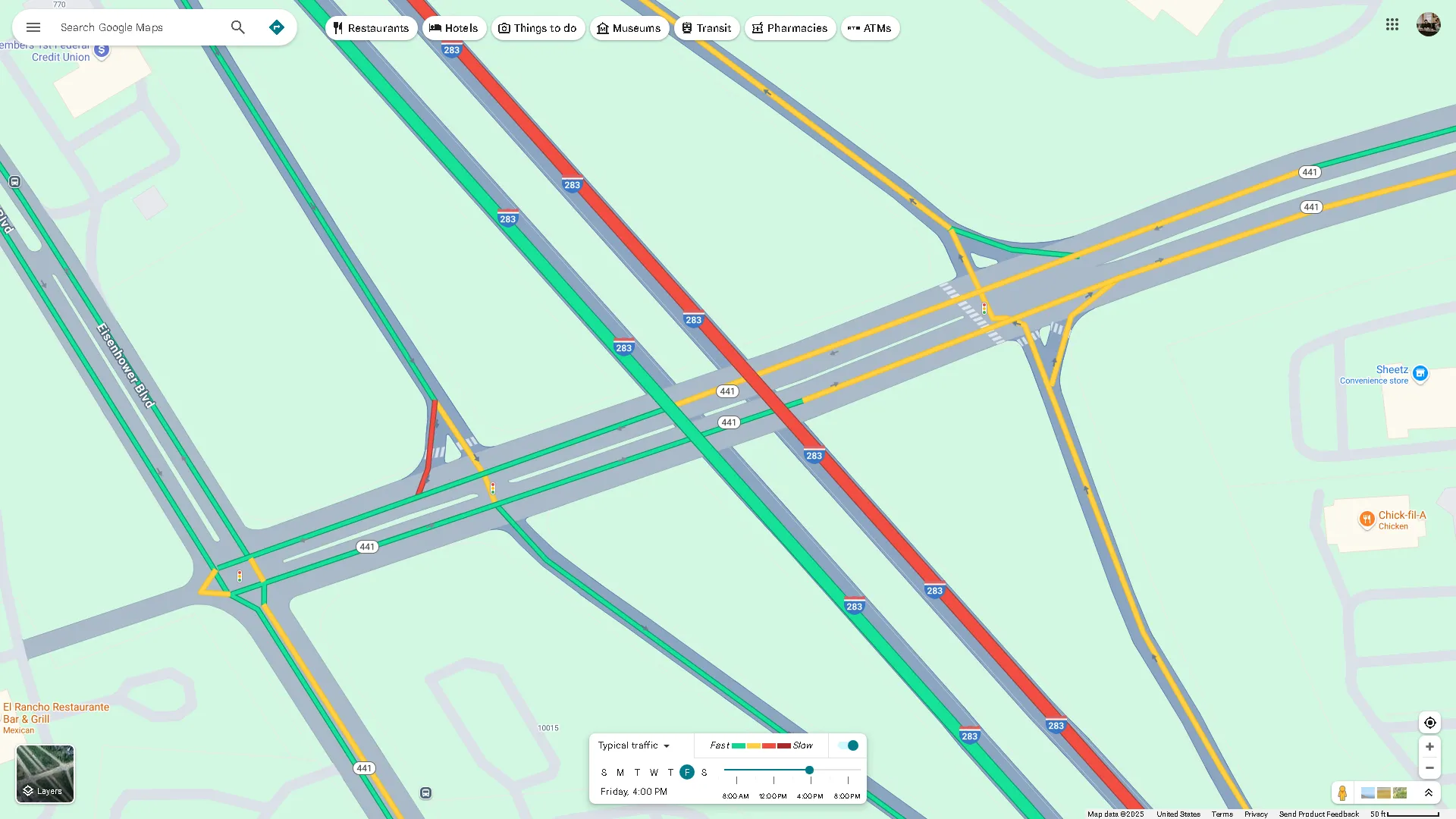 Lớp phủ giao thông trên Google Maps hiển thị tình trạng đường với các màu xanh, vàng và đỏ