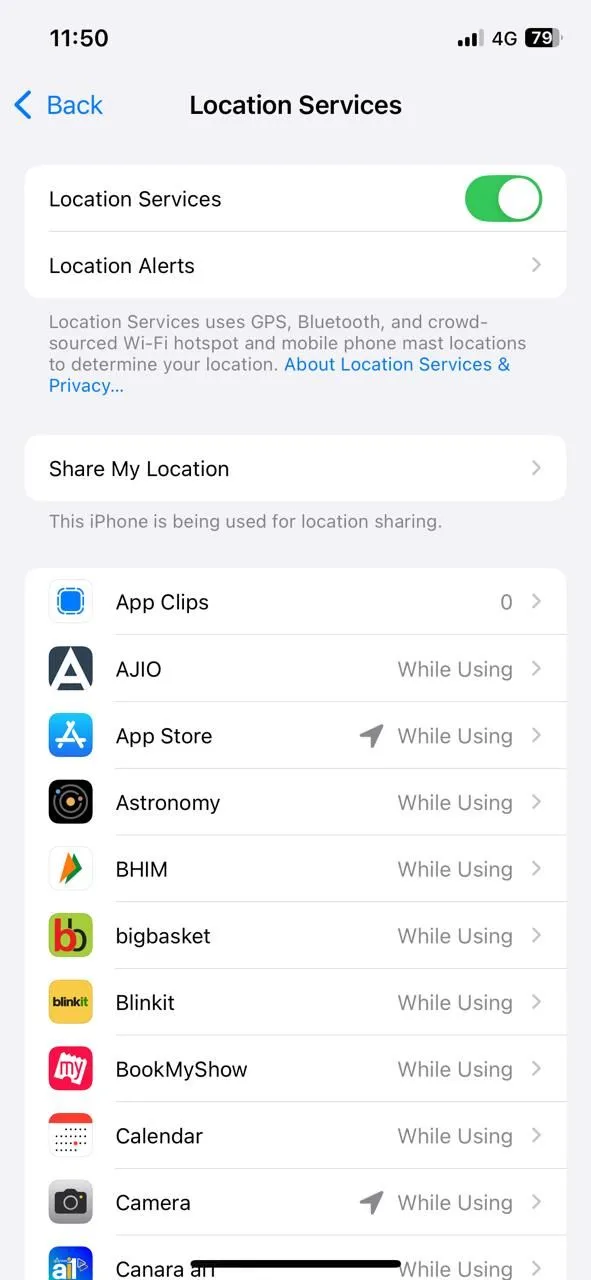 Màn hình Dịch vụ định vị trong cài đặt Quyền riêng tư &amp; Bảo mật trên iPhone