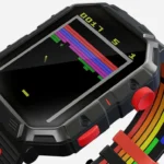 Màn hình đồng hồ Atari 2600 My Play Watch hiển thị giao diện game cổ điển