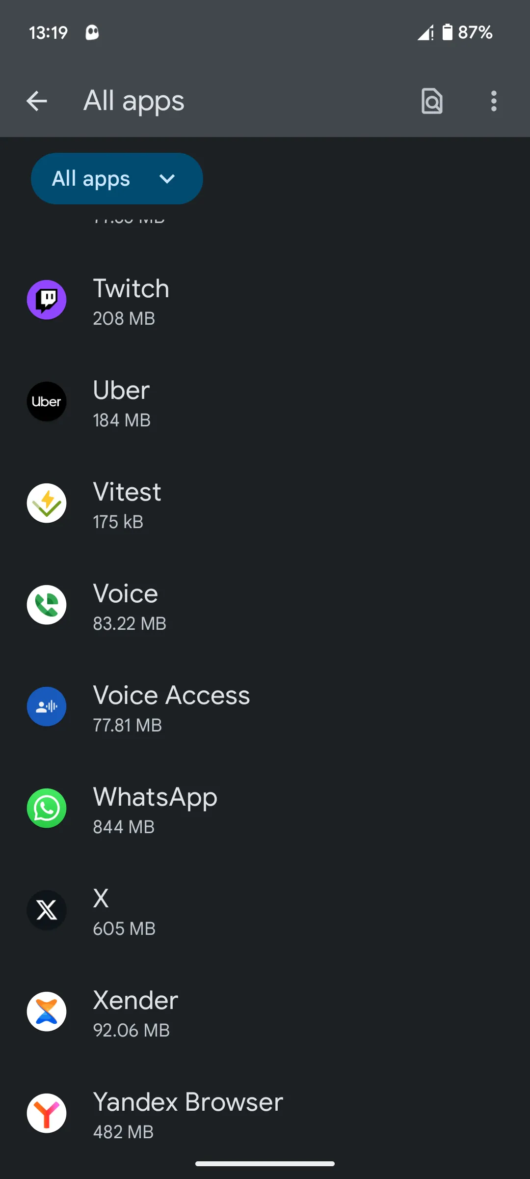 Màn hình hiển thị danh sách tất cả ứng dụng đã cài đặt trên điện thoại Android, bước đầu tiên để xóa bộ nhớ đệm hoặc quản lý ứng dụng.
