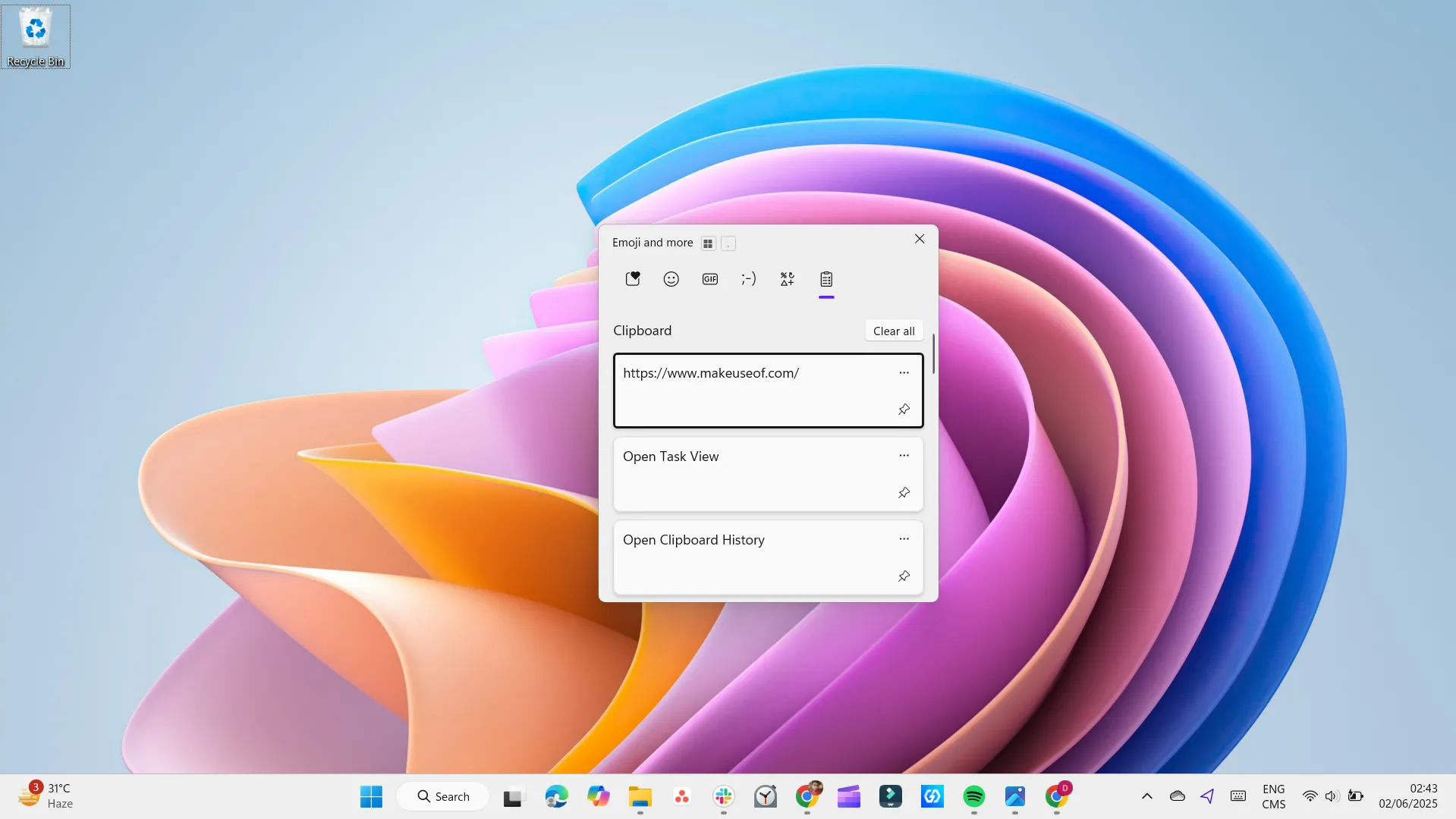 Màn hình hiển thị lịch sử Clipboard trên máy tính Windows, cho phép người dùng chọn và dán các mục đã sao chép.