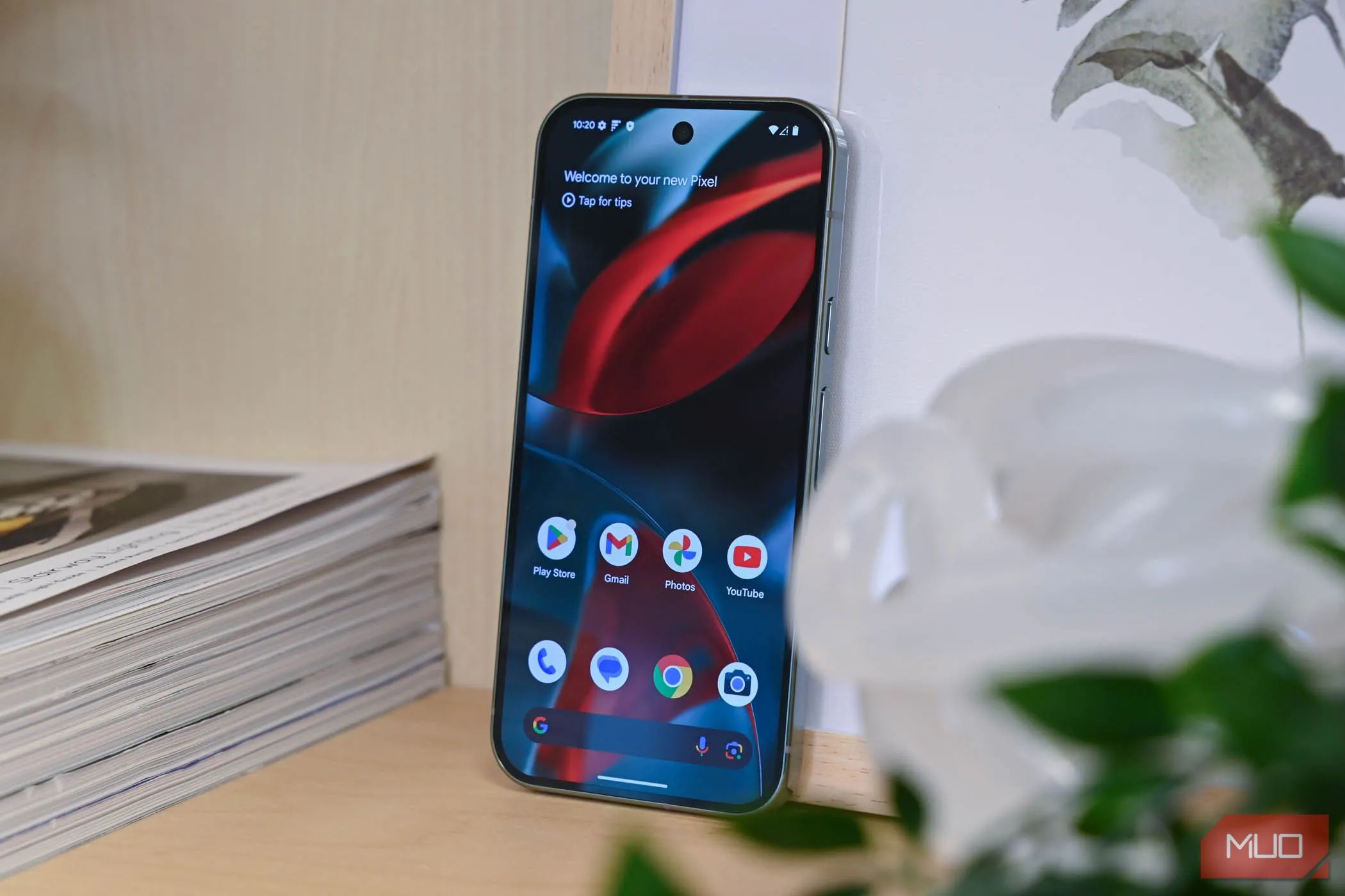 Màn hình khóa điện thoại Android Pixel 9 Pro hiển thị thông báo yêu cầu mở khóa bằng PIN để truy cập dữ liệu