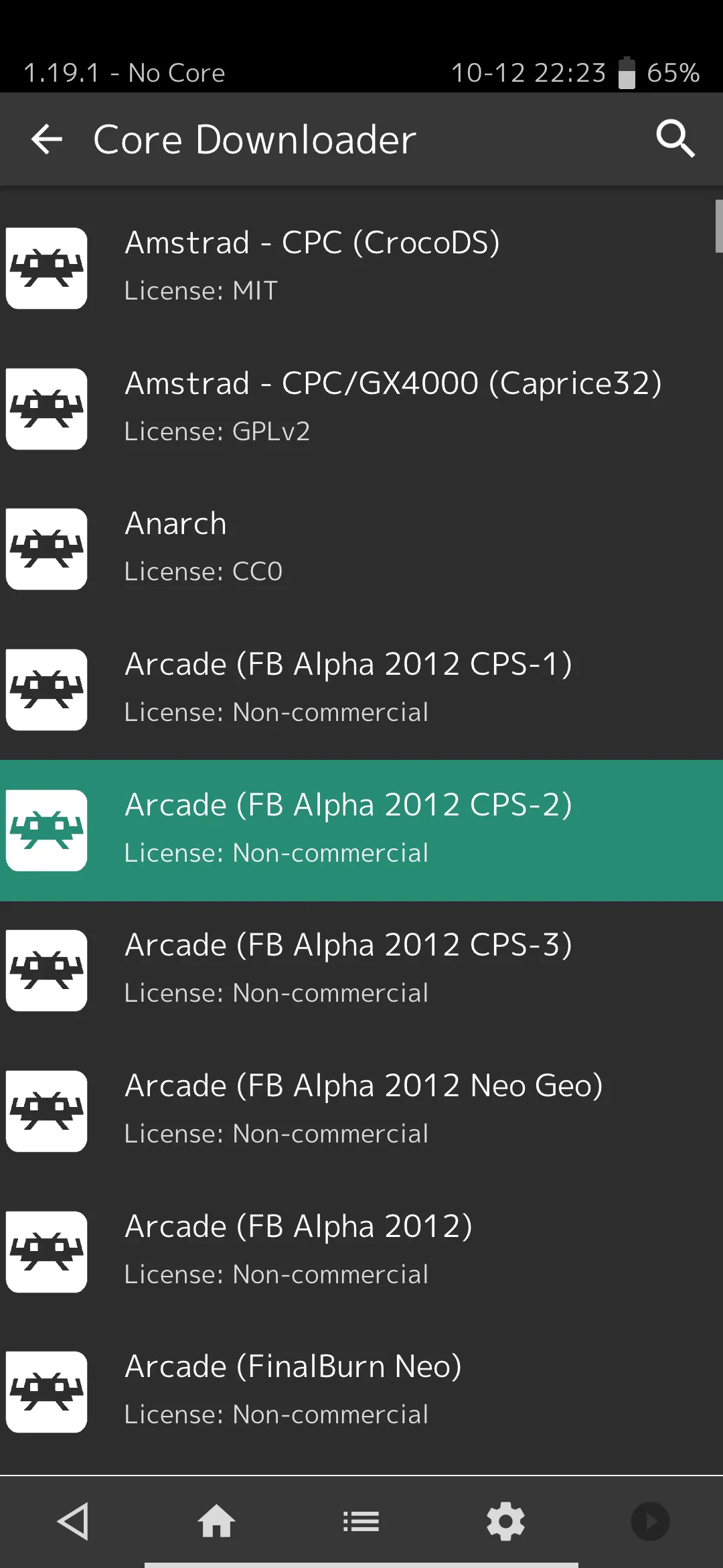 Màn hình tải các Core giả lập hệ máy trong RetroArch trên Android.