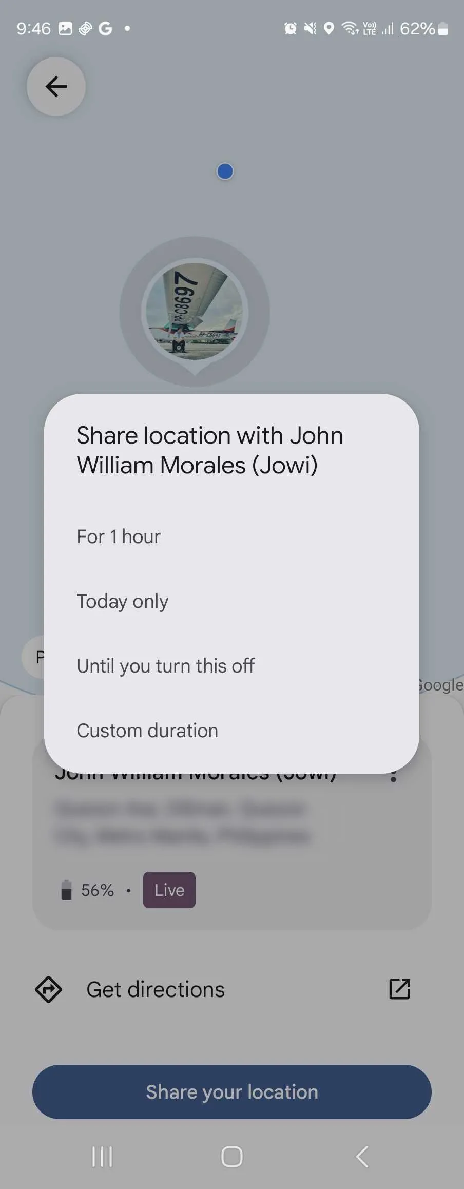 Màn hình tùy chọn dừng chia sẻ vị trí trong ứng dụng Find My Device, hiển thị tên người nhận và nút &quot;Dừng chia sẻ&quot;.