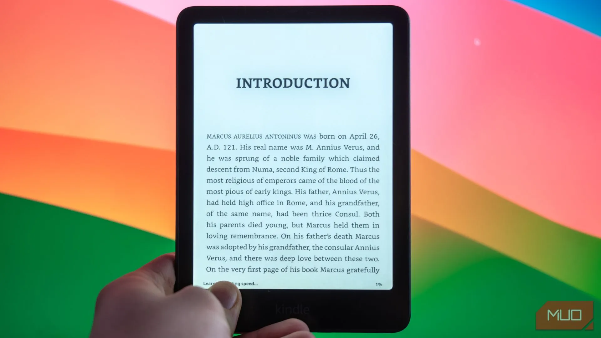 Máy đọc sách Amazon Kindle Paperwhite Signature Edition hiển thị tính năng Recaps.