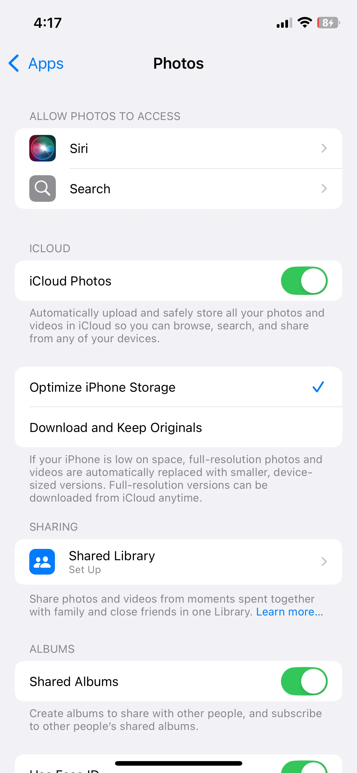 Menu cài đặt Ảnh trên iPhone, cho phép bật tính năng Tối ưu hóa dung lượng iPhone để tiết kiệm bộ nhớ.