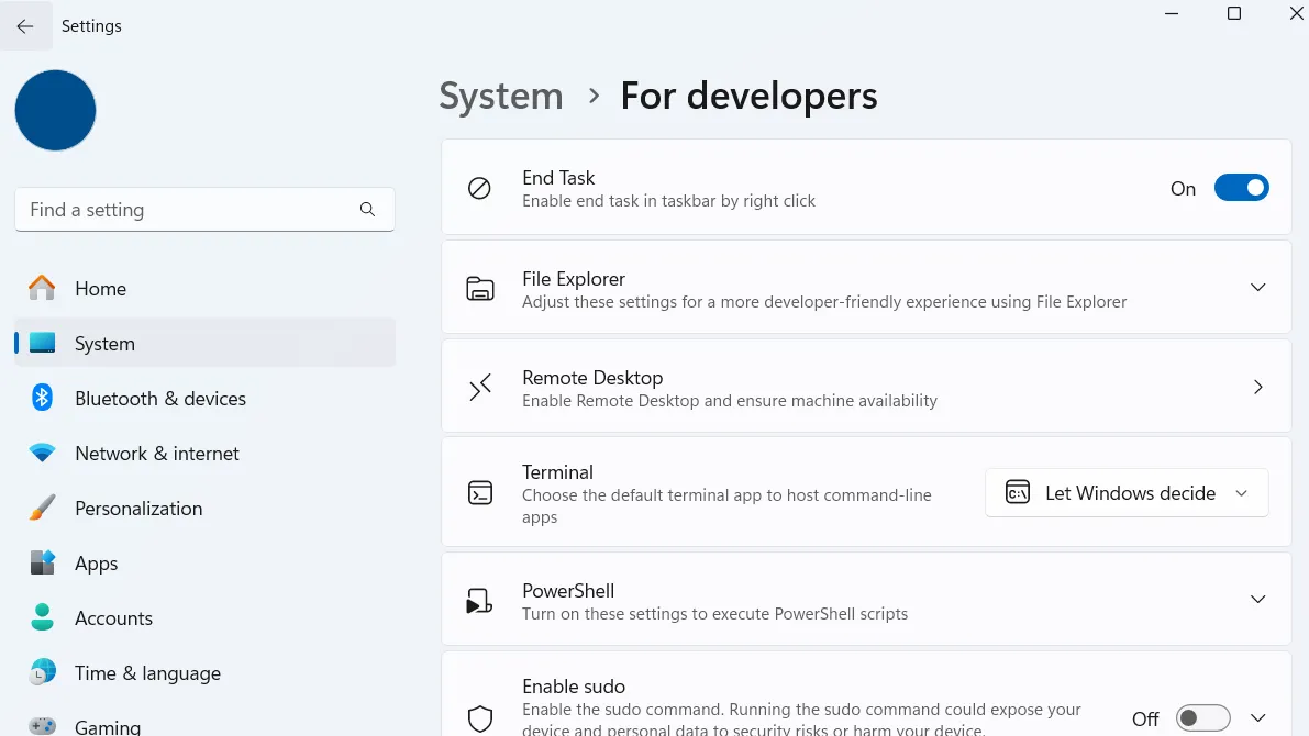 Menu &quot;Dành cho nhà phát triển&quot; trong Cài đặt Windows 11 để bật tính năng kết thúc tác vụ