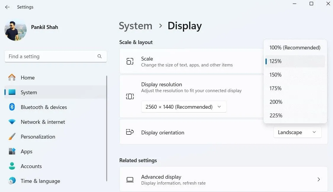 Menu điều chỉnh tỷ lệ hiển thị (Display scale) trong Cài đặt Windows 11 giúp tối ưu kích thước chữ và ứng dụng