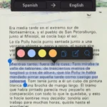 Người dùng đang đọc sách điện tử trên Kindle, minh họa tính năng tra từ và dịch thuật giúp học ngôn ngữ