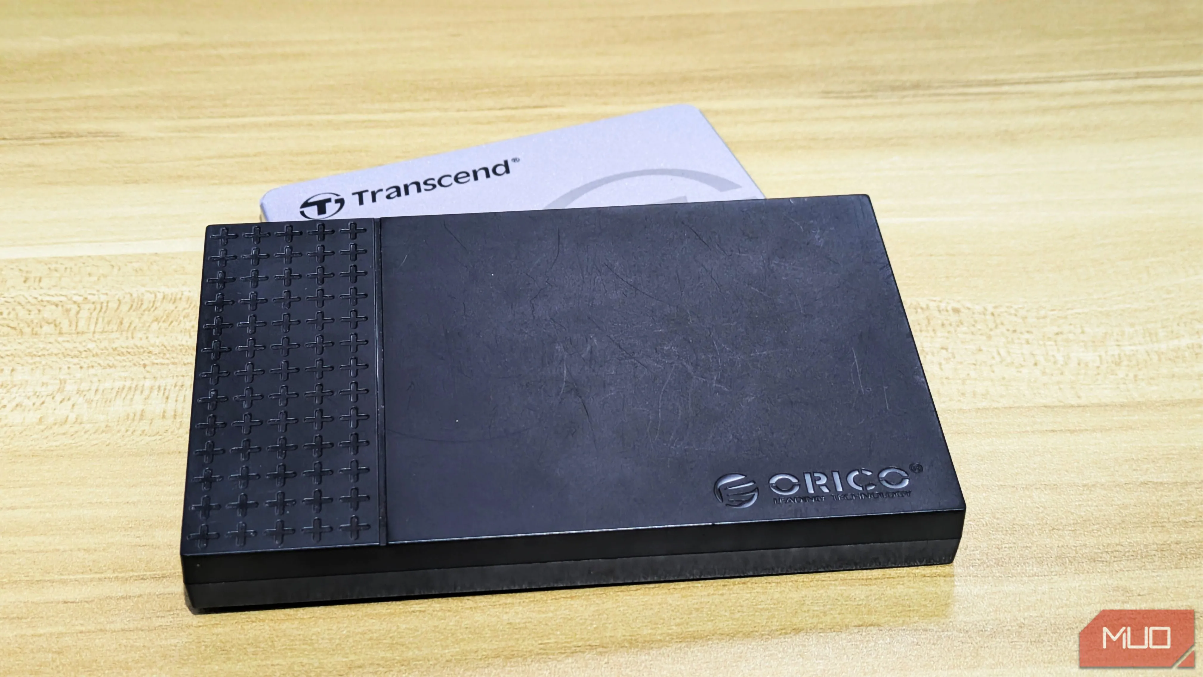 Ổ cứng SSD Transcend cùng bộ chuyển đổi Orico
