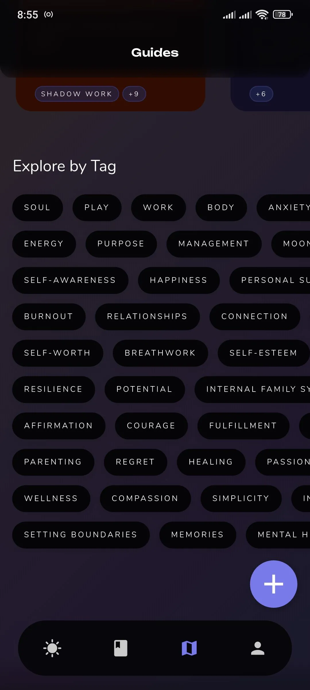 Phần hướng dẫn của Reflection.app hiển thị các thẻ phân loại như Sức khỏe Tinh thần, Công việc &amp; Tài chính, giúp dễ dàng tìm kiếm hành trình phù hợp.