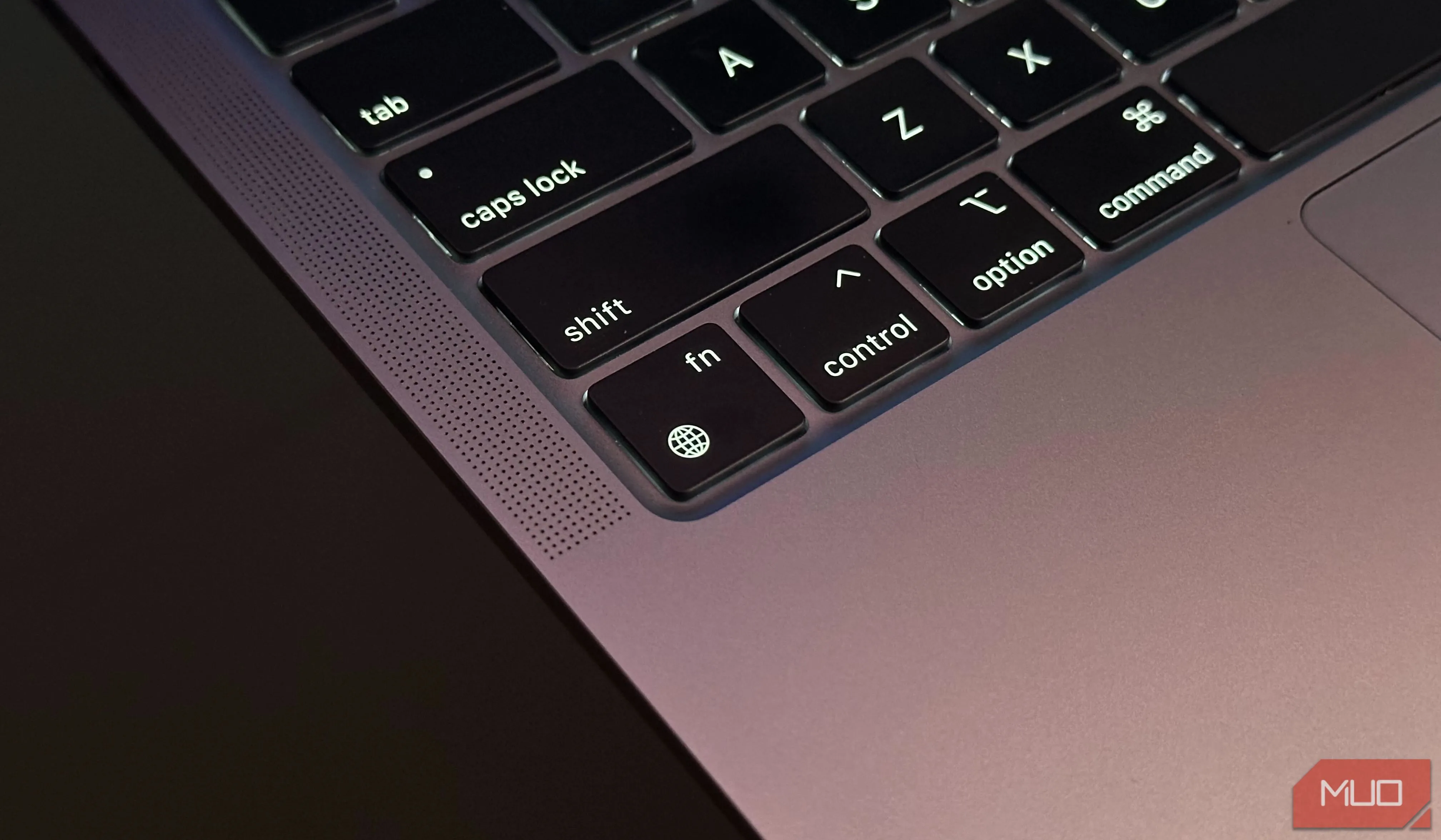 Phím Function hoặc phím Quả cầu trên bàn phím MacBook