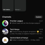 Tab Cập nhật trên giao diện WhatsApp iOS, nơi các thông báo liên tục xuất hiện gây mất tập trung khi dùng chatbot AI.