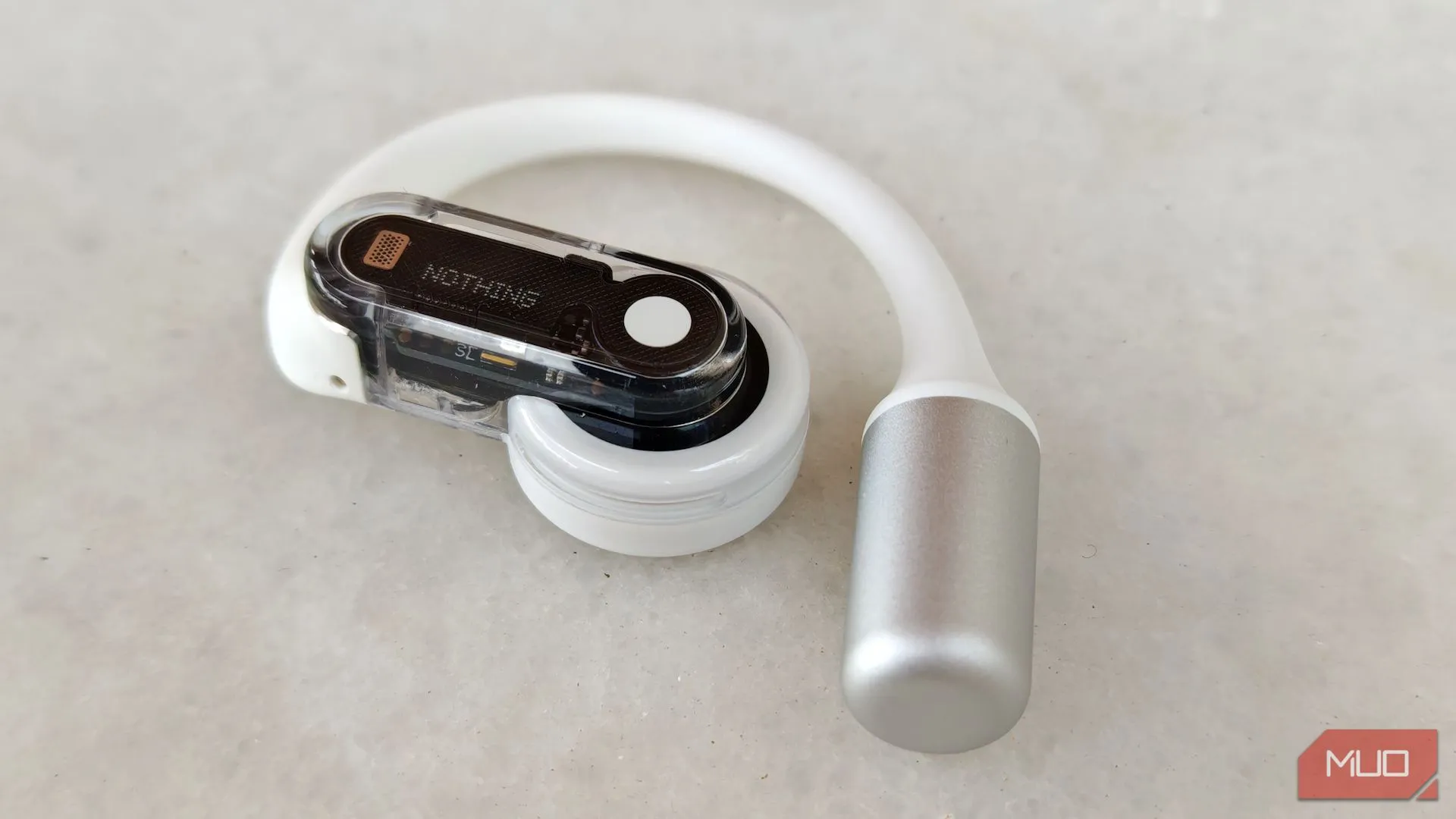 Tai nghe Nothing Ear (open) bên trái cận cảnh