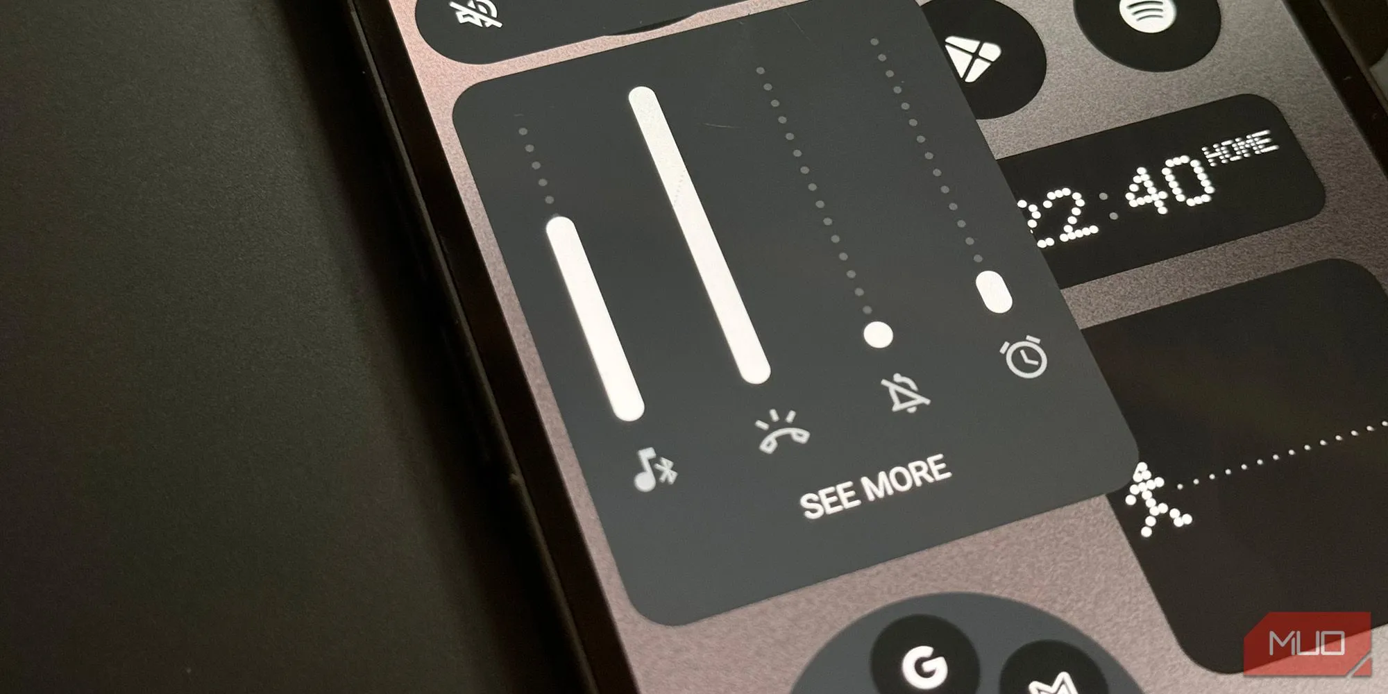 Thanh điều khiển âm lượng chi tiết trên Android 15, cho phép tùy chỉnh riêng biệt cho chuông, media và thông báo
