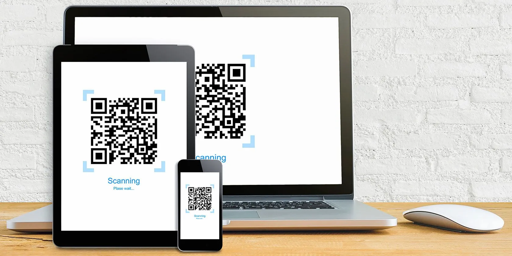 Thiết bị công nghệ hiển thị mã QR xác thực tài khoản Gmail