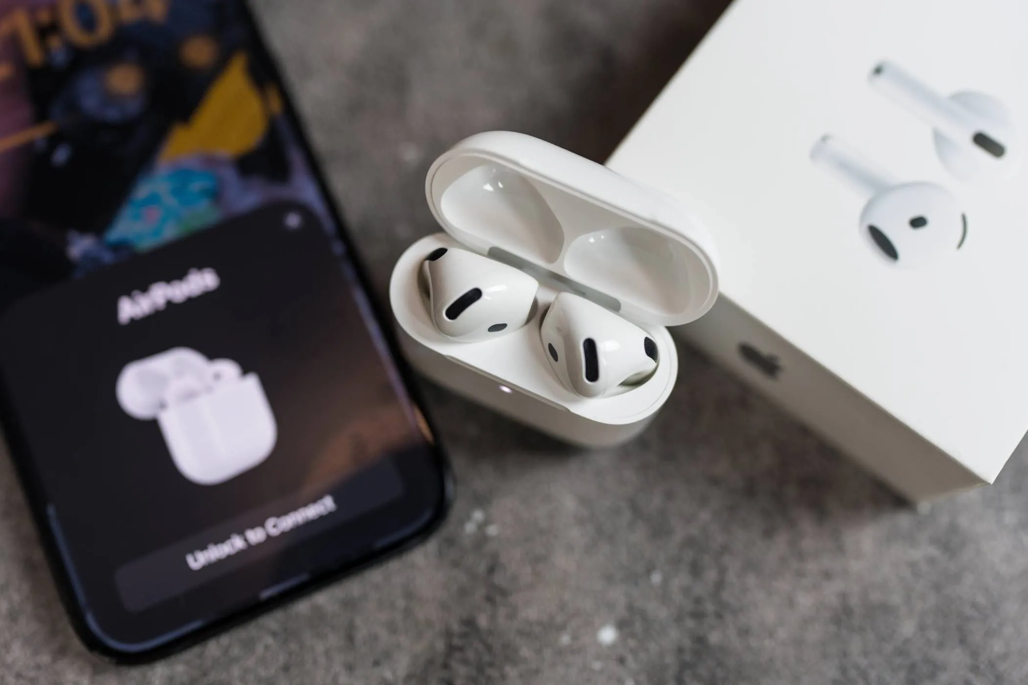 Thiết lập AirPods nhanh chóng trên iPhone thông qua công nghệ NFC