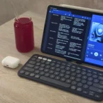 Thiết lập làm việc với iPad, bàn phím Logitech Pebble, tai nghe AirPods và cốc nước