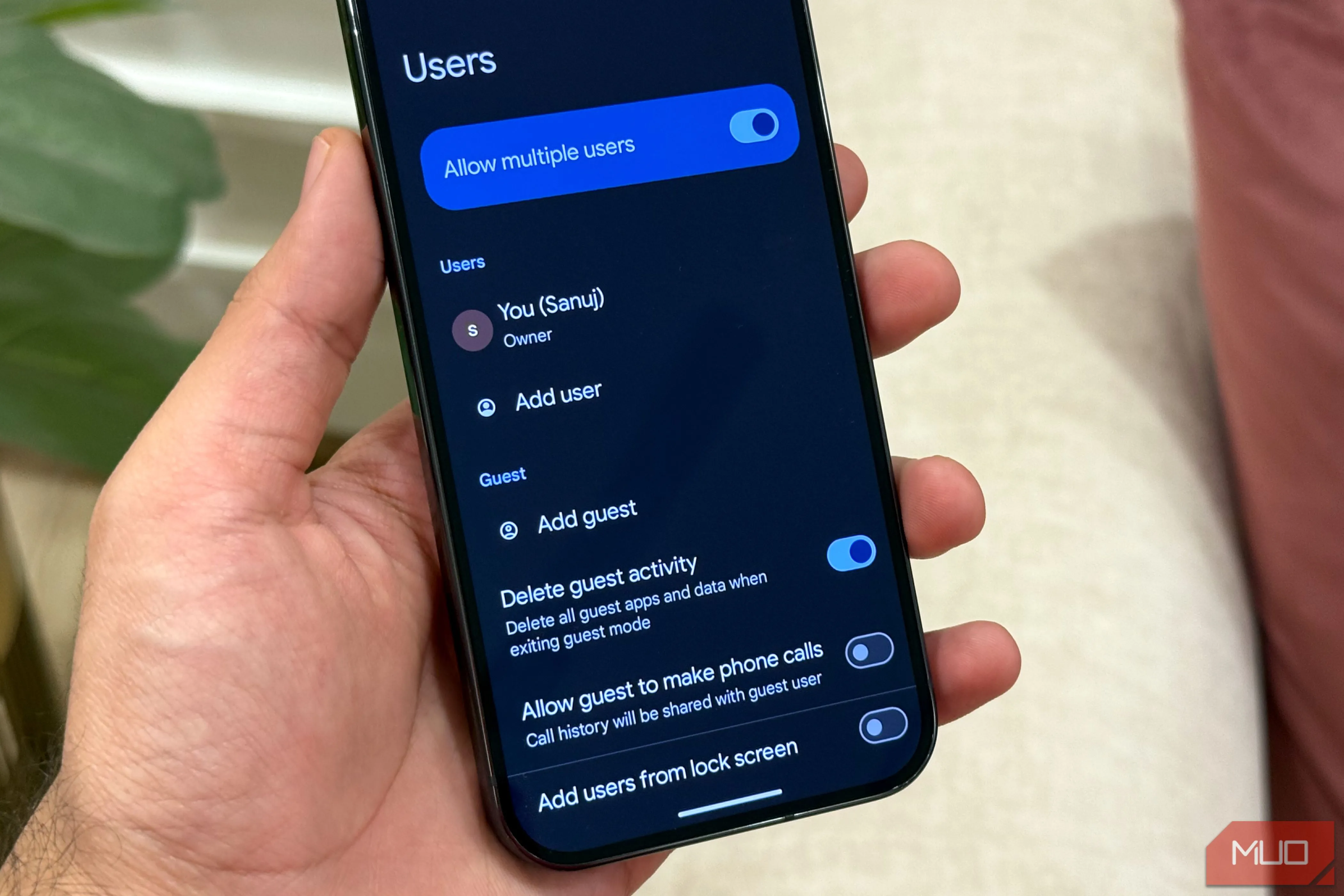 Thiết lập nhiều hồ sơ người dùng và tài khoản khách trên điện thoại Android, giúp chia sẻ thiết bị an toàn.