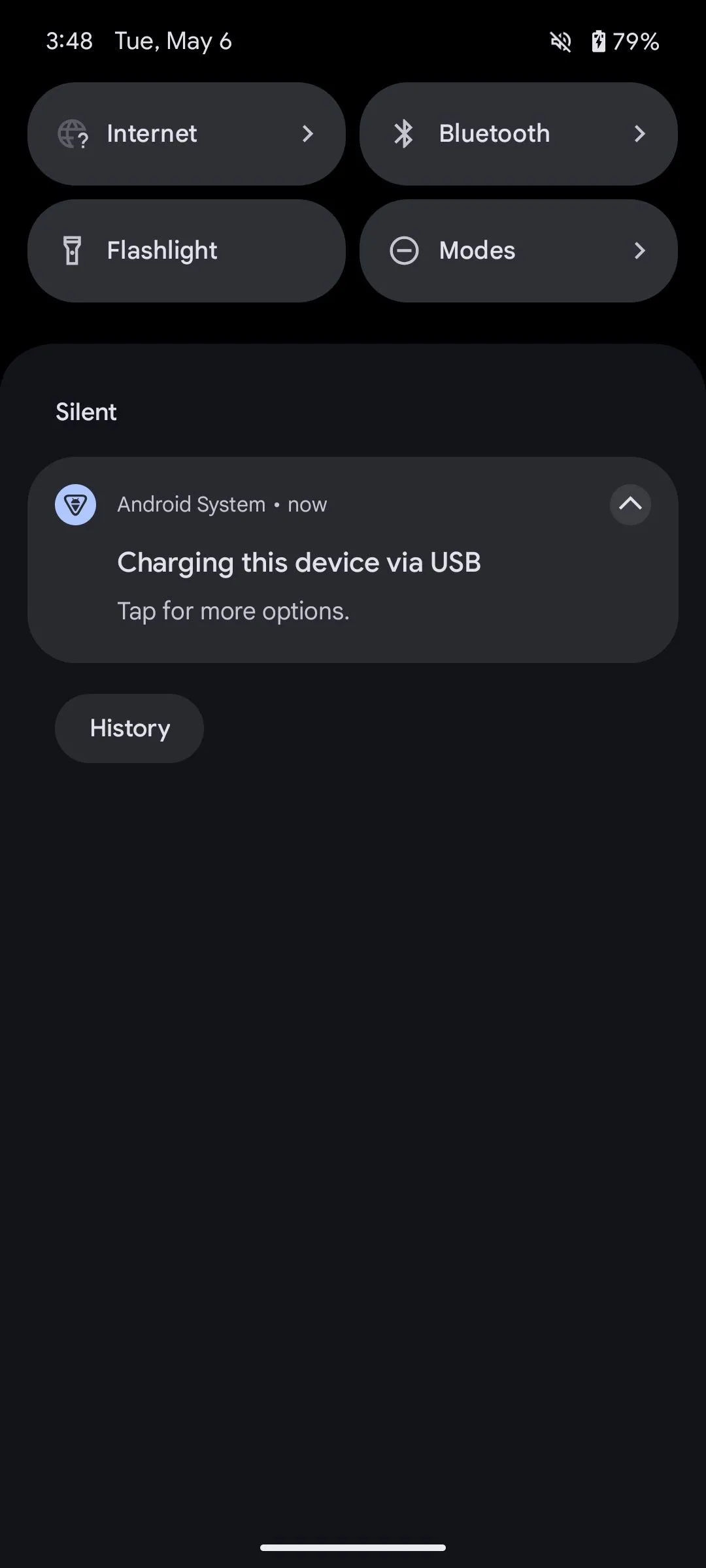 Thông báo Sạc thiết bị này qua USB trên điện thoại Pixel