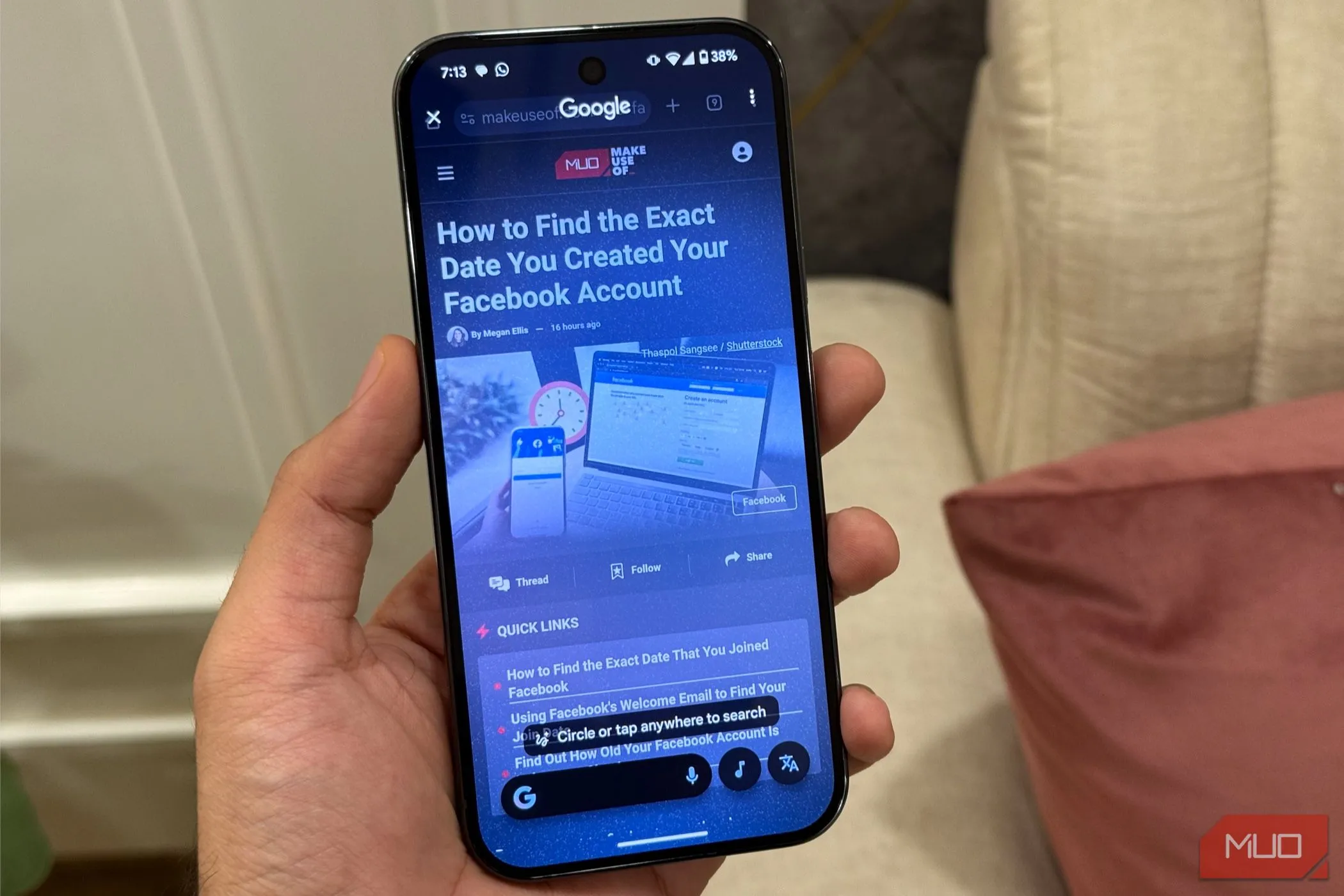 Tính năng Circle to Search hoạt động trên điện thoại Android Pixel 9, cho phép khoanh vùng tìm kiếm nội dung trên màn hình.