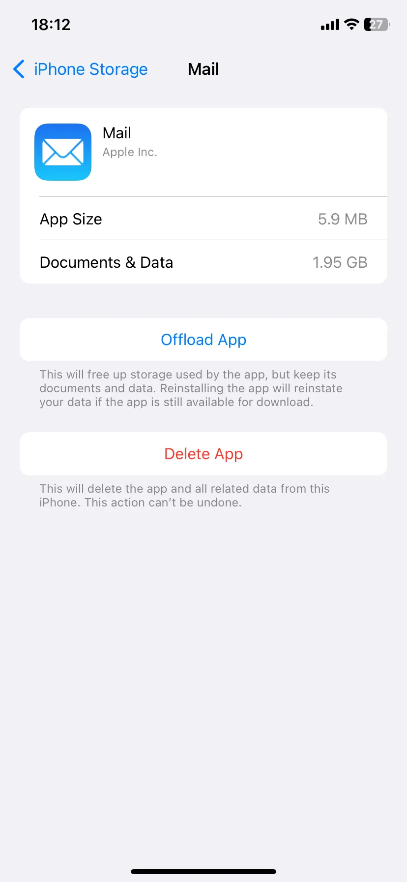 Trang quản lý dung lượng ứng dụng Mail trên iPhone hiển thị tùy chọn Xóa ứng dụng