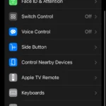 Trang Trợ năng trong ứng dụng Cài đặt iOS, hiển thị các tùy chọn để tối ưu hóa trải nghiệm người dùng iPhone.