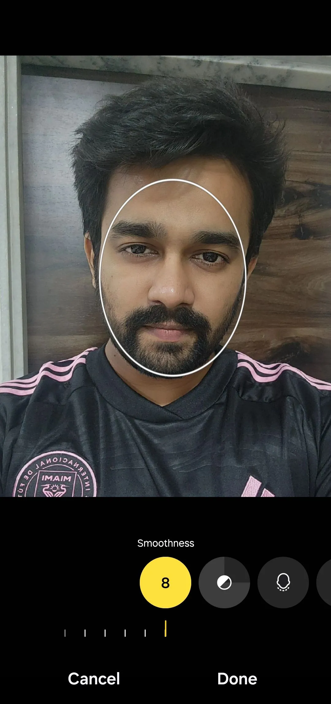 Tùy chọn làm mịn da trong tính năng Face Effects của trình chỉnh sửa ảnh Samsung.