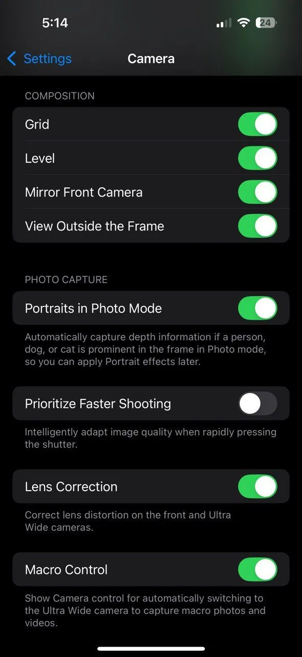 Tùy chọn tắt Ưu tiên chụp nhanh hơn trong Cài đặt Camera iPhone