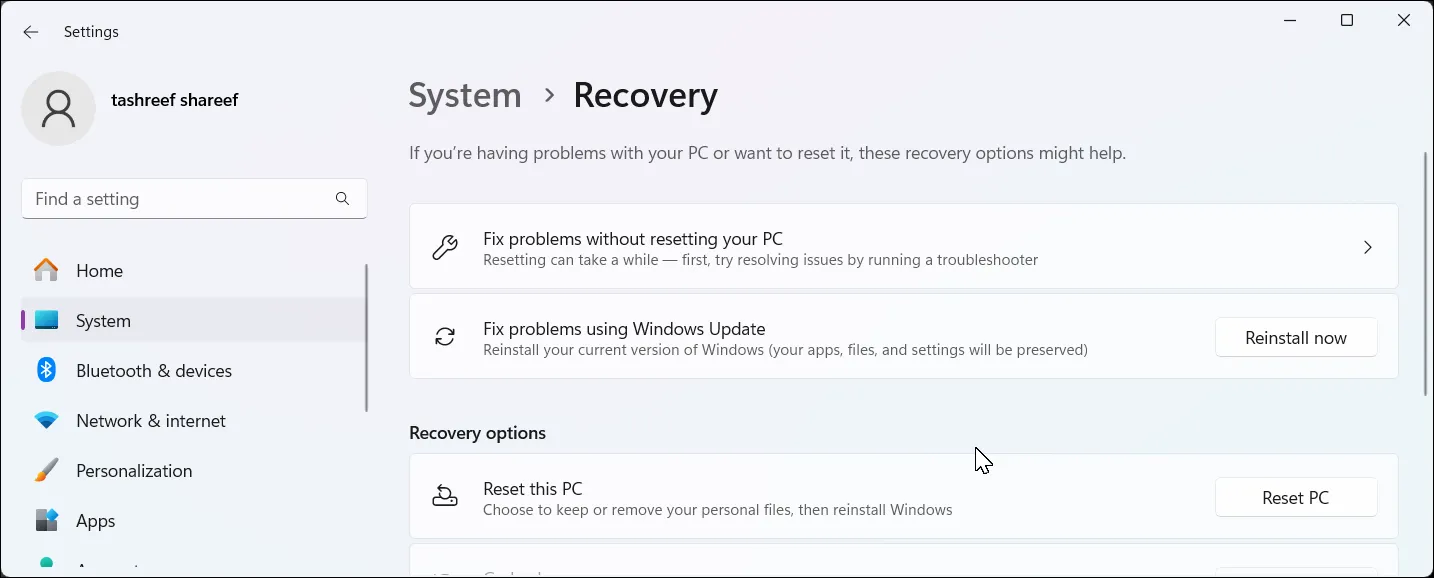Ứng dụng Cài đặt trong Windows 11 hiển thị tùy chọn Khắc phục sự cố bằng Windows Update trong phần Khôi phục