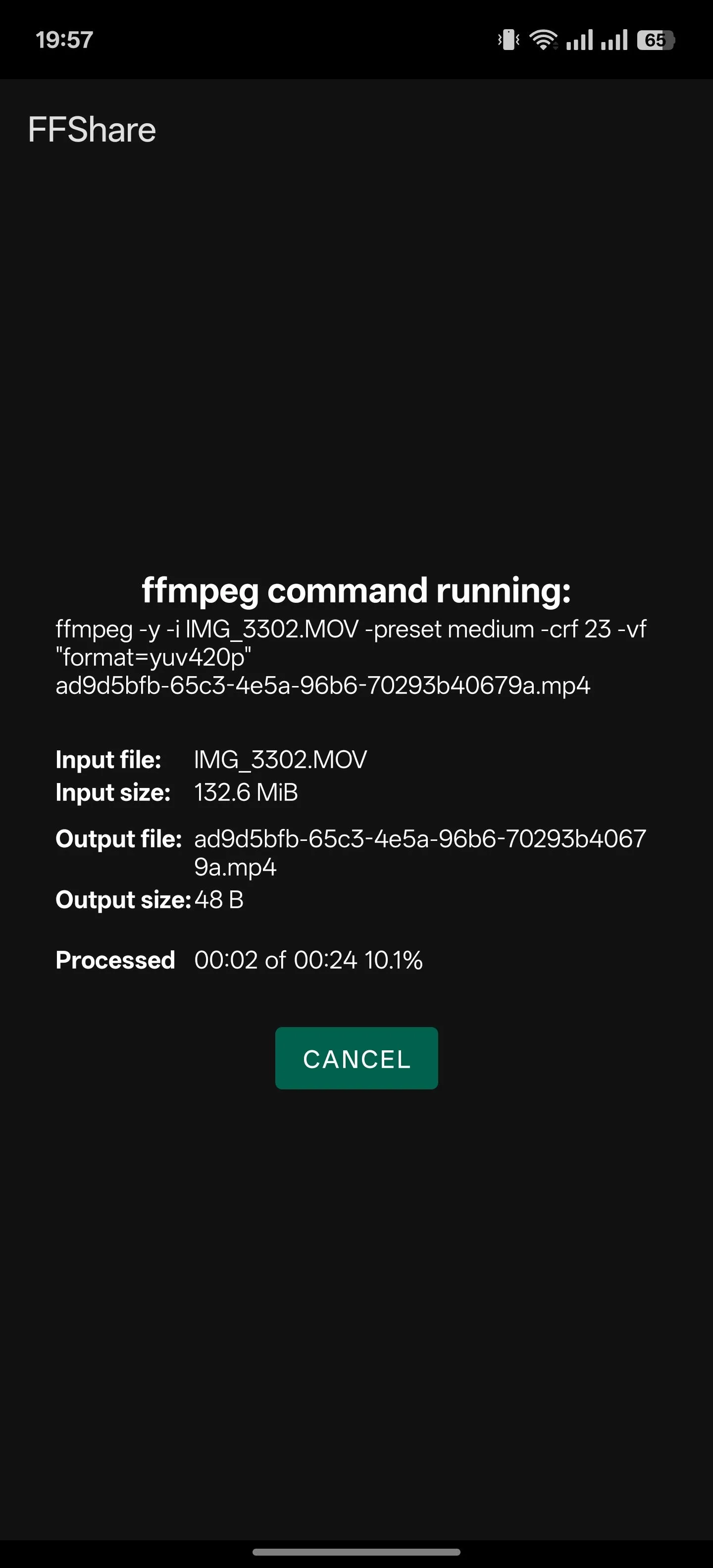 Ứng dụng FFShare trên Android hiển thị quá trình nén file đa phương tiện đang diễn ra.