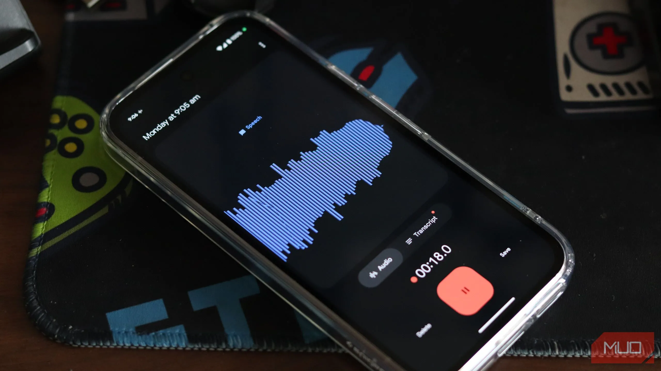 Ứng dụng Google Recorder trên điện thoại Pixel 9a, hiển thị bản ghi âm tự động.