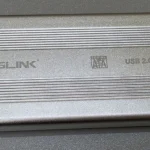 Vỏ bọc ổ cứng ngoài (external enclosure) cho phép kết nối ổ cứng cũ với máy tính qua cổng USB, biến nó thành ổ cứng di động tiện lợi.